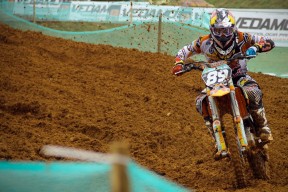 欧冠惊天逆转！加拉塔萨雷3-0完胜阿贾克斯，奥斯梅恩戴帽，萨内助攻成焦点