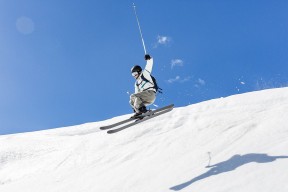 穆谢奎晒训练照宣布继续征战，球迷：这才是真传奇，穆sir